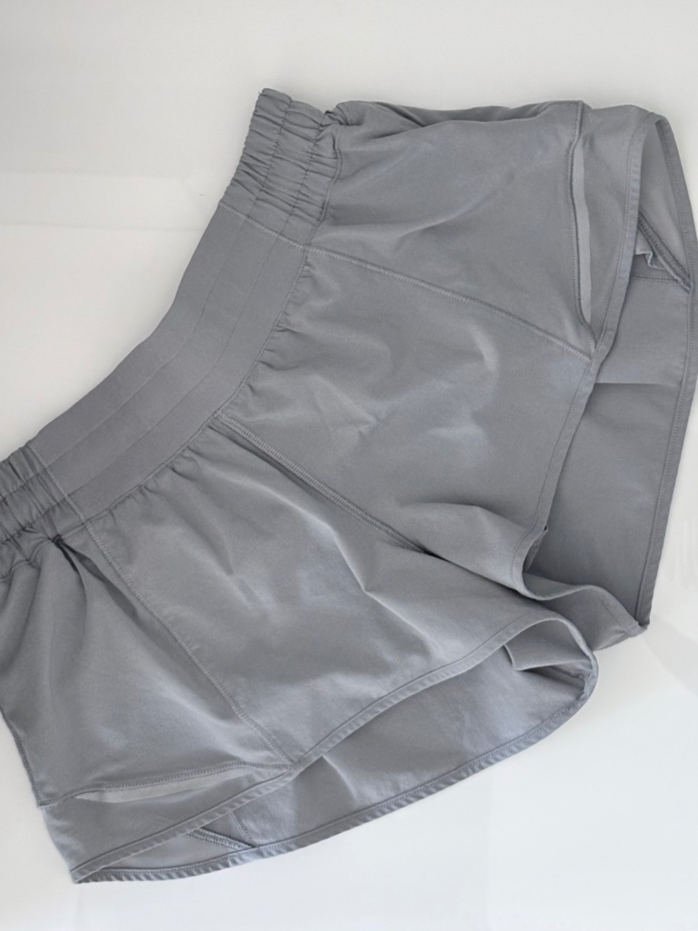 Lululemon Hotty Hot Low-Rise Lined Shorts 2.5” Rhino Grey Size 6